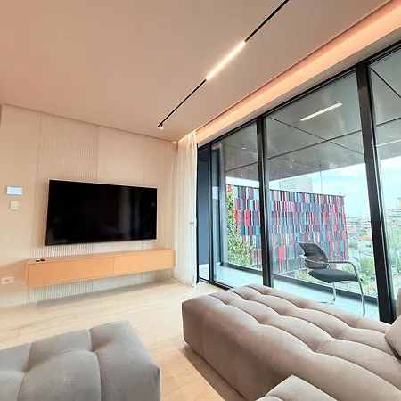 Luxury In The Vertical Forest Building 티라나