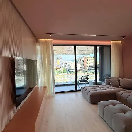 Luxury In The Vertical Forest Building 티라나