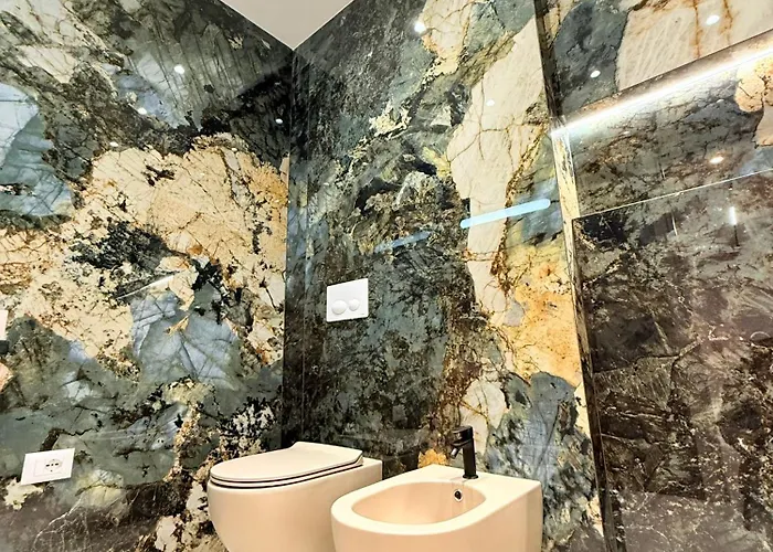 Luxury In The Vertical Forest Building * 地拉那