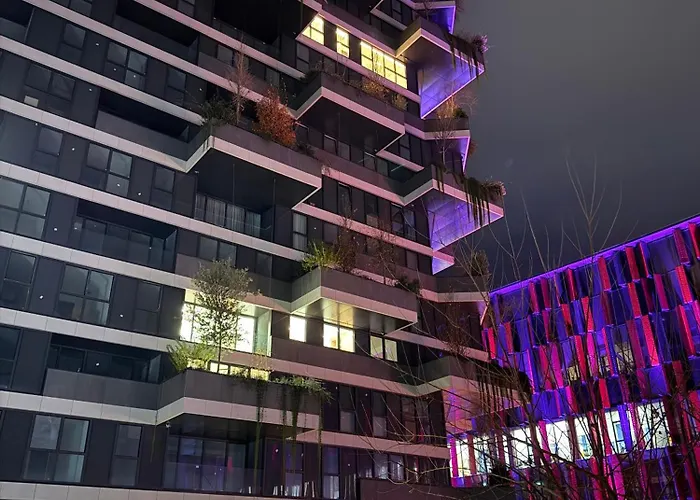 Luxury In The Vertical Forest Building Appartement Tirana